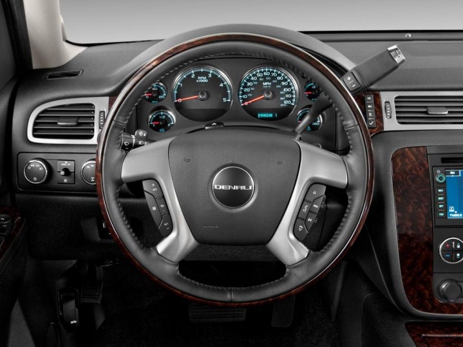  GMC Sierra Denali 3500 HD SLT Crew Cab 2010 года  (фото 4 из 8)